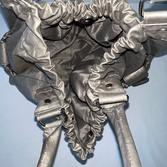 Bueno Gold Matte Metallic Bucket Bag with Scrunch Snap Opening, EC! - Picture 10 of 13